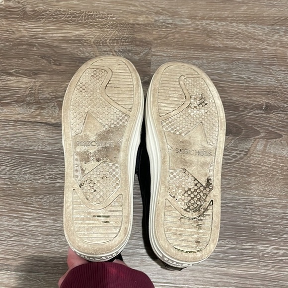 Skechers Memory Foam Black Slip-ons - Women’s 6.5 - Picture 4 of 6